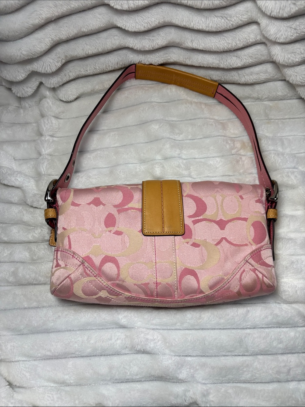VINTAGE RARE Coach Pink Signature Canvas Shoulder Bag with Tan Leather Trim - Picture 2 of 8